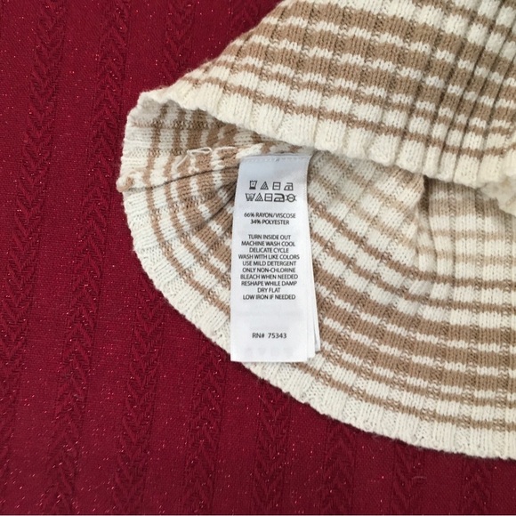 Sincerely Jules Halter Tank Top Cropped Womens Large Beige Ivory Criss Cross - Picture 3 of 3